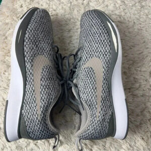 Nike Youth Dualtone Racer Running shoes size 5.5Y